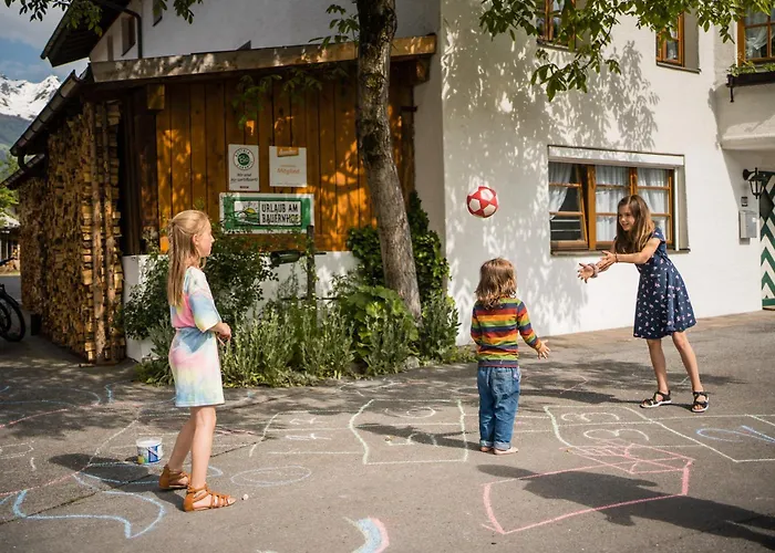 Der Ballhaushof プルツ